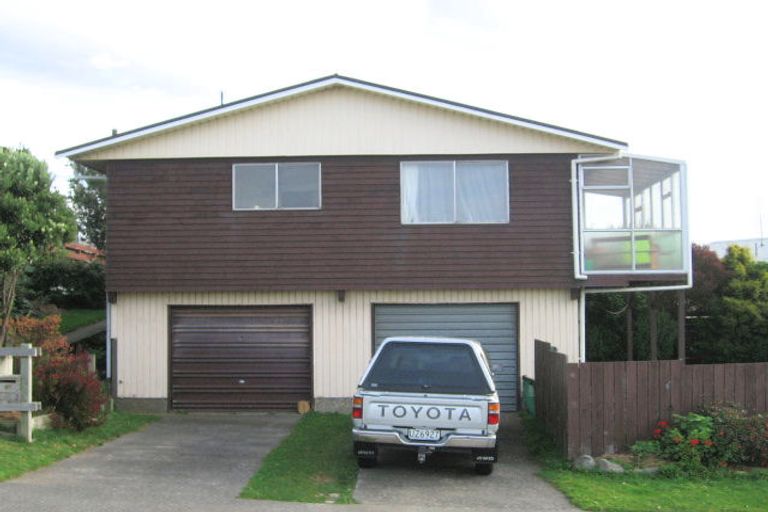 Photo of property in 67 Baylands Drive, Newlands, Wellington, 6037