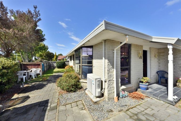 Photo of property in 37 Karnak Crescent, Russley, Christchurch, 8042