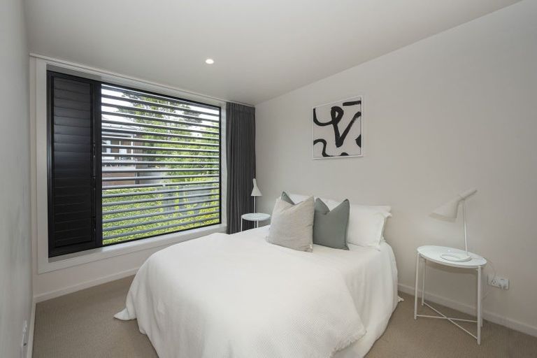 Photo of property in 1a/3 Park Rise, Campbells Bay, Auckland, 0630