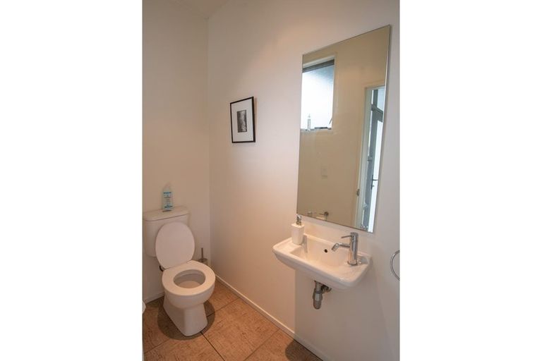 Photo of property in 4 Tiketike Way, Brooklyn, Wellington, 6021