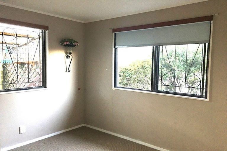 Photo of property in 84 Keegan Drive, Massey, Auckland, 0614