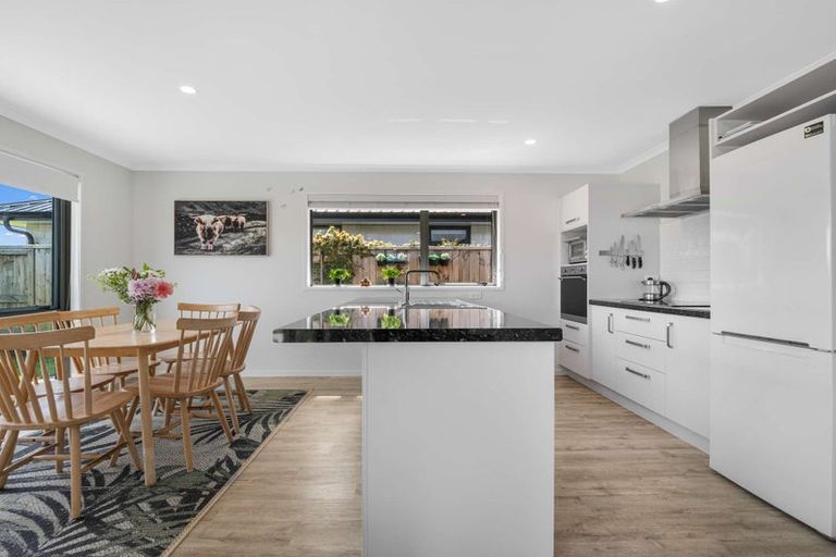 Photo of property in 6 Navy Lane, Papamoa, 3118