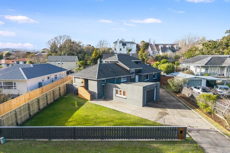 Photo of property in 39 Whitemans Road, Silverstream, Upper Hutt, 5019