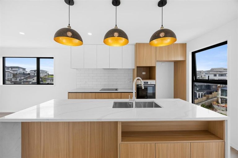 Photo of property in 12 Kautawa Lane, Massey, Auckland, 0614