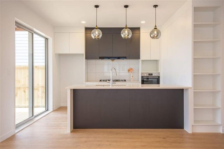Photo of property in 4 Toanui Road, Hobsonville, Auckland, 0616