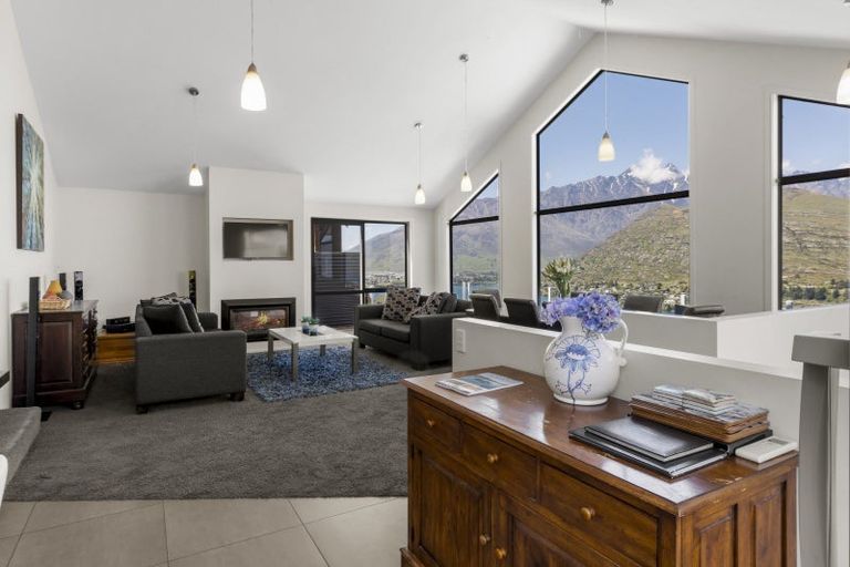 Photo of property in 24 Stone Ridge Place, Queenstown, 9300