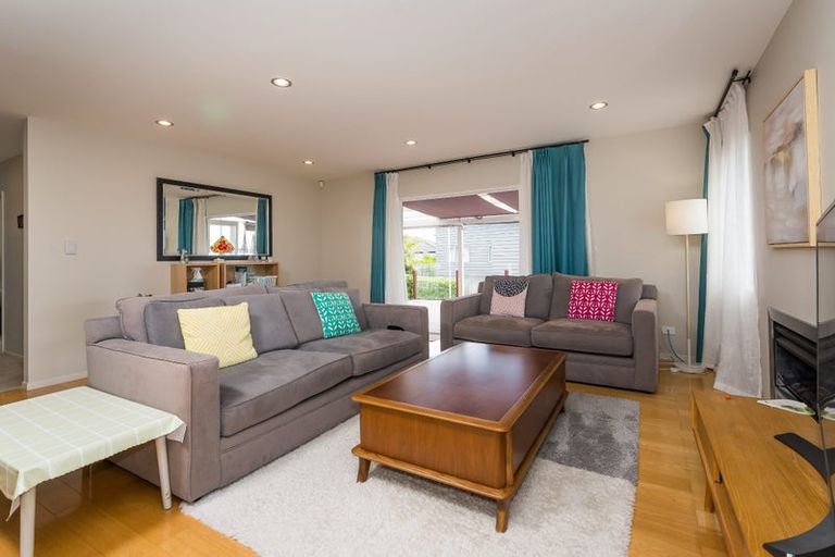 Photo of property in 90 Oakway Drive, Schnapper Rock, Auckland, 0632