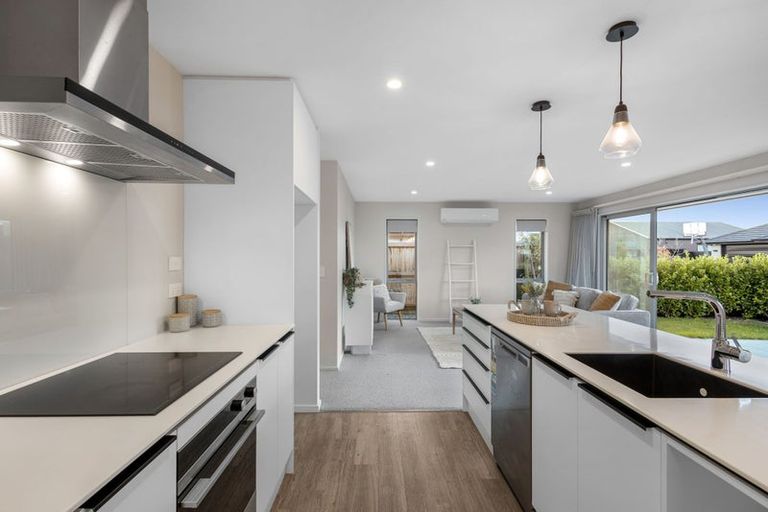 Photo of property in 66 Stationmasters Way, Prebbleton, 7604