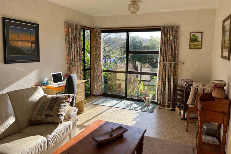 Photo of property in 4 Rae Road, Campbells Bay, Auckland, 0620