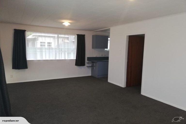 Photo of property in 2/13 Saint Ronans Avenue, Waterloo, Lower Hutt, 5011