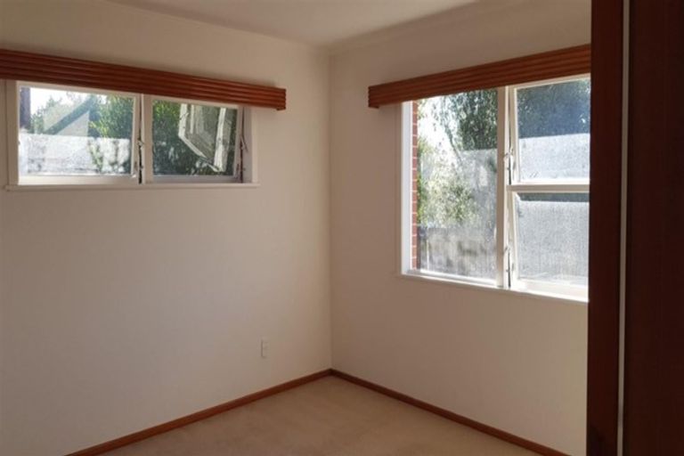 Photo of property in 12 Mickle Street, Te Atatu South, Auckland, 0610