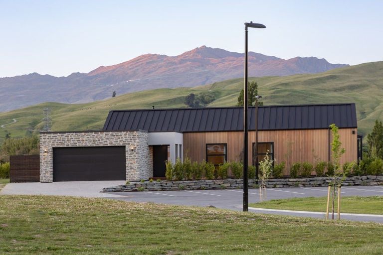 Photo of property in Kawarau Heights, 22 Kawarau Heights Boulevard, Lake Hayes, Queenstown, 9304