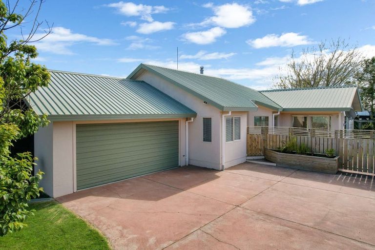 Photo of property in 5 Edgewater Grove, Whakatane, 3120