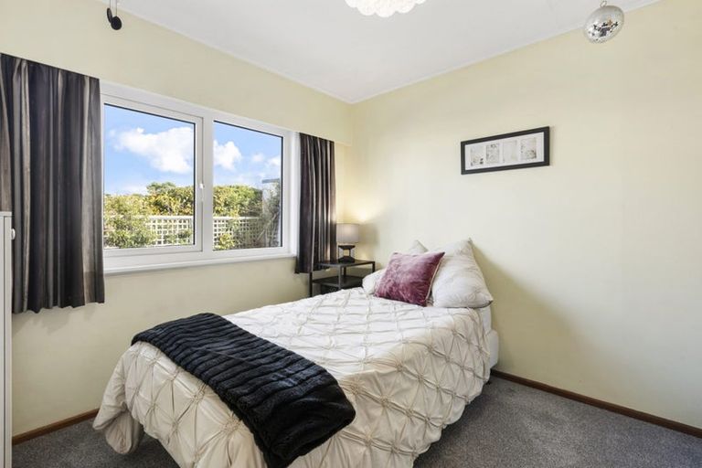 Photo of property in 11 Diane Grove, Paparangi, Wellington, 6037