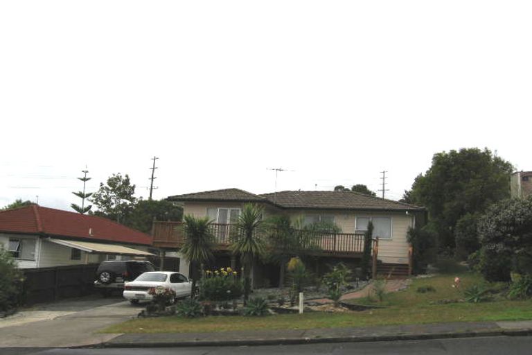 Photo of property in 25 Meadowood Drive, Unsworth Heights, Auckland, 0632