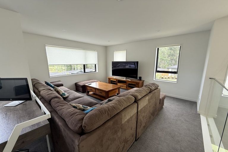 Photo of property in 10 Maraeariki Avenue, Orewa, 0931