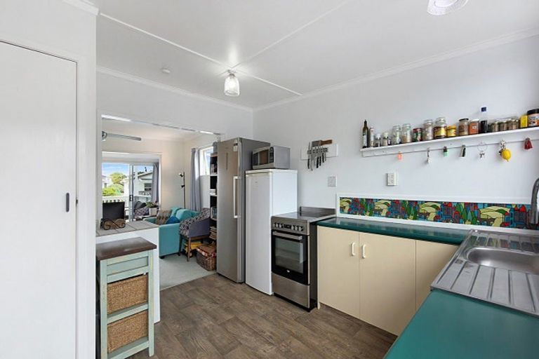 Photo of property in 11 Tatahi Street, Te Puru, Thames, 3575