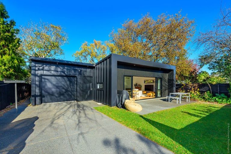 Photo of property in 34a Corson Avenue, Beckenham, Christchurch, 8023