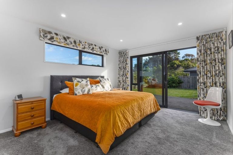 Photo of property in 4 Kaiwaru Place, Waikanae, 5036