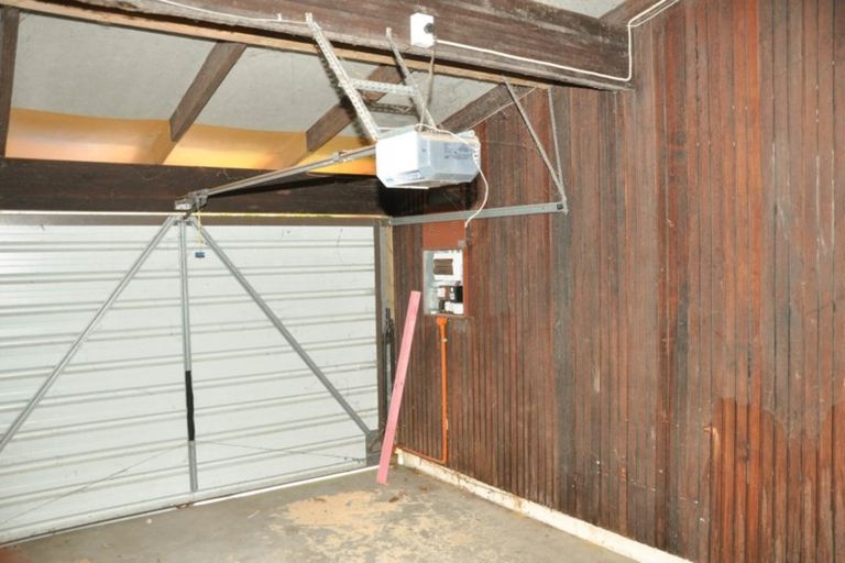 Photo of property in 44 Valley View Road, Glenfield, Auckland, 0629