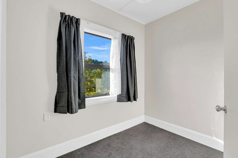 Photo of property in 5 Banks Street, Tolaga Bay, 4077