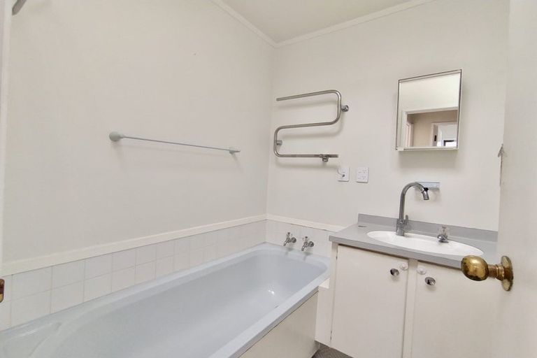 Photo of property in 6/60 Nikau Street, New Lynn, Auckland, 0600