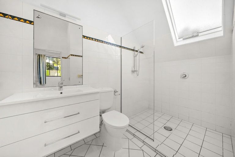 Photo of property in 124b The Ridgeway, Mornington, Wellington, 6021
