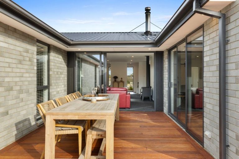 Photo of property in 39 Plover Avenue, Amberley, 7410