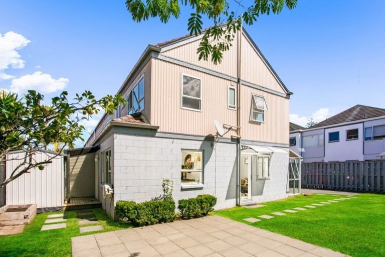 Photo of property in 7/23 Inverness Road, Browns Bay, Auckland, 0630