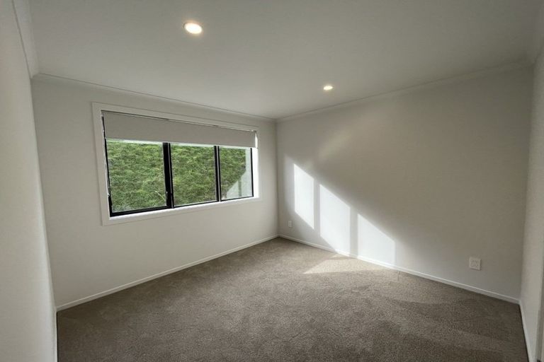 Photo of property in 15 Holystone Road, Whitby, Porirua, 5024