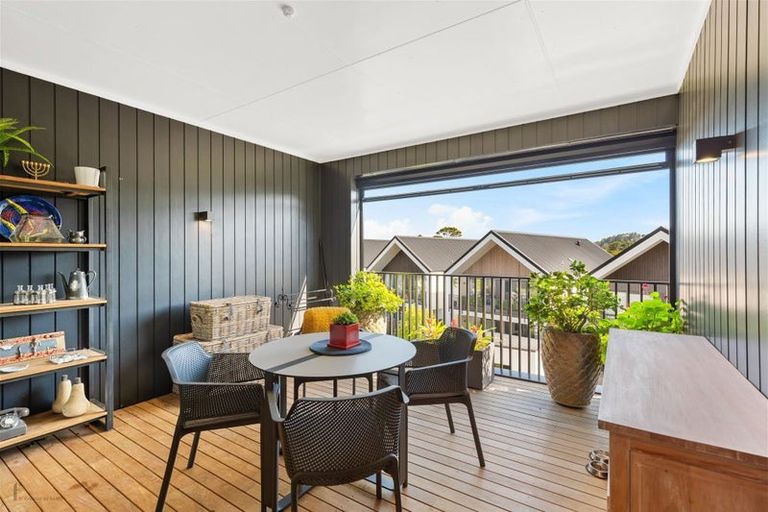 Photo of property in 86 Rangihina Road, Hobsonville, Auckland, 0616