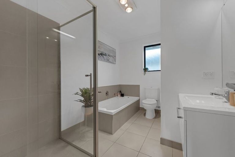 Photo of property in 24 Pyne Crescent, Pokeno, 2402