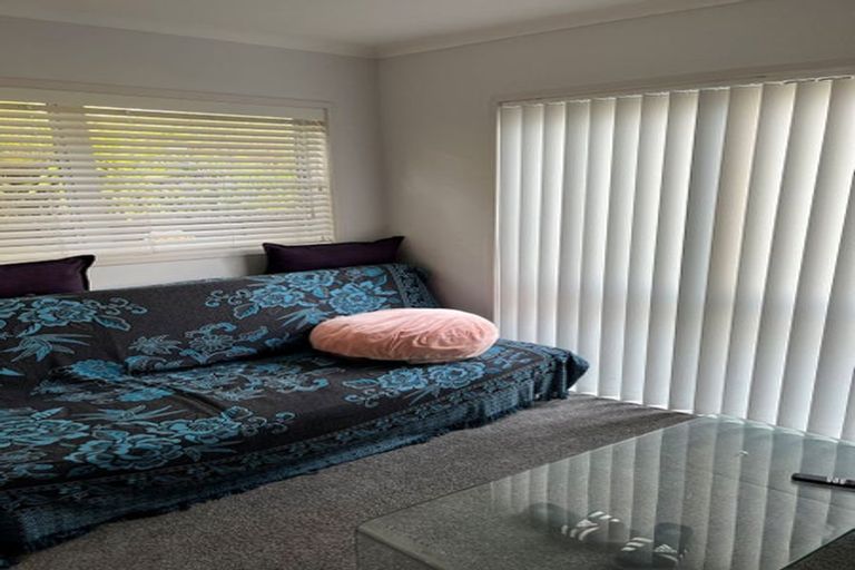 Photo of property in 8 Glenreagh Place, Torbay, Auckland, 0630