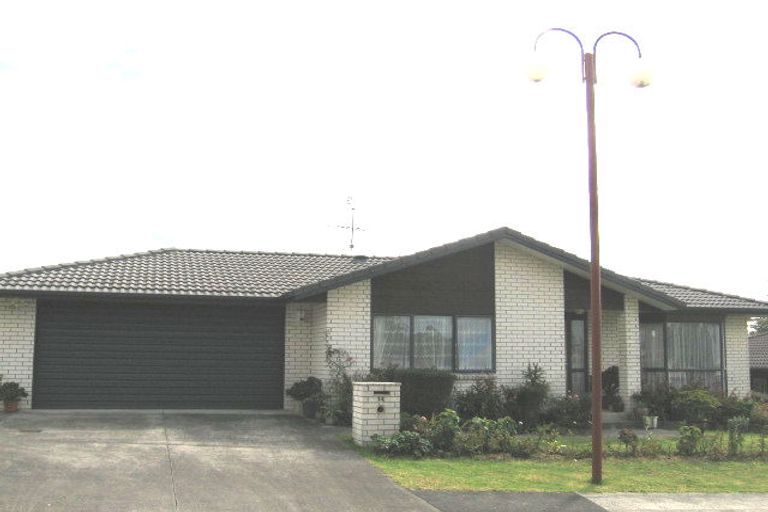 Photo of property in 14 Jubaea Place, Henderson, Auckland, 0610