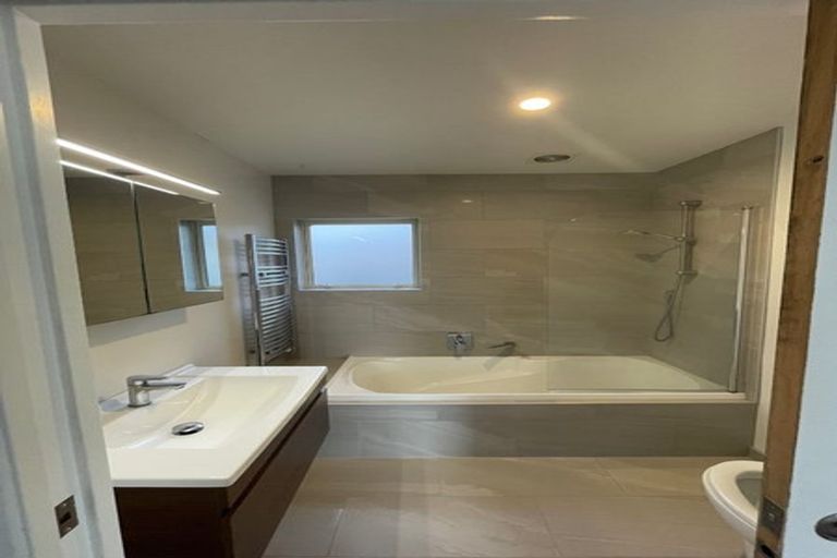 Photo of property in 58 Ngamotu Road, Moturoa, New Plymouth, 4310