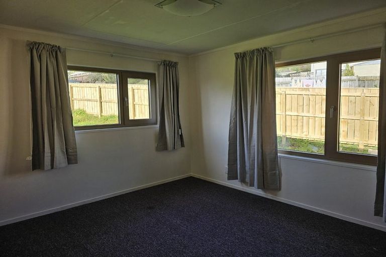 Photo of property in 5 Mahinawa Street, Takapuwahia, Porirua, 5022