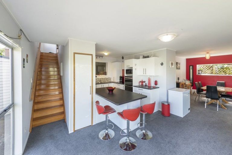 Photo of property in 29 Ranui Crescent, Khandallah, Wellington, 6035