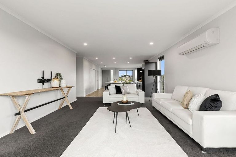 Photo of property in 32 George Square West, Wigram, Christchurch, 8025