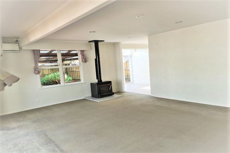 Photo of property in 10 Balbriggan Rise, Dannemora, Auckland, 2016