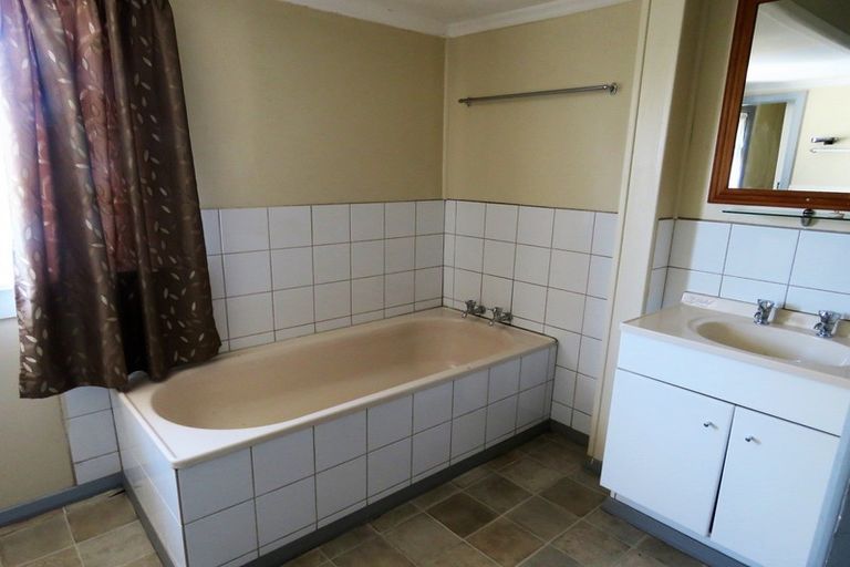 Photo of property in 89 Peel Street, Westport, 7825