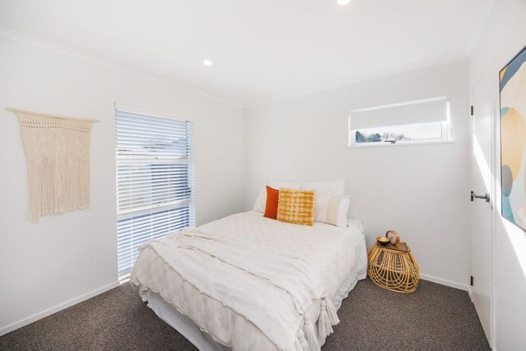 Photo of property in 9 Pinedale Parade, Milson, Palmerston North, 4414