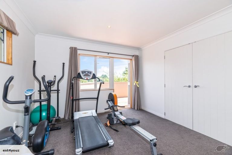 Photo of property in 14 Chamari Close, Titirangi, Auckland, 0604