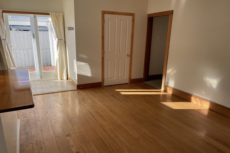 Photo of property in 30 Waimea Road, Nelson South, Nelson, 7010