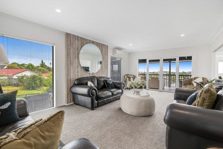 Photo of property in 42 Albatross Road, Red Beach, 0932