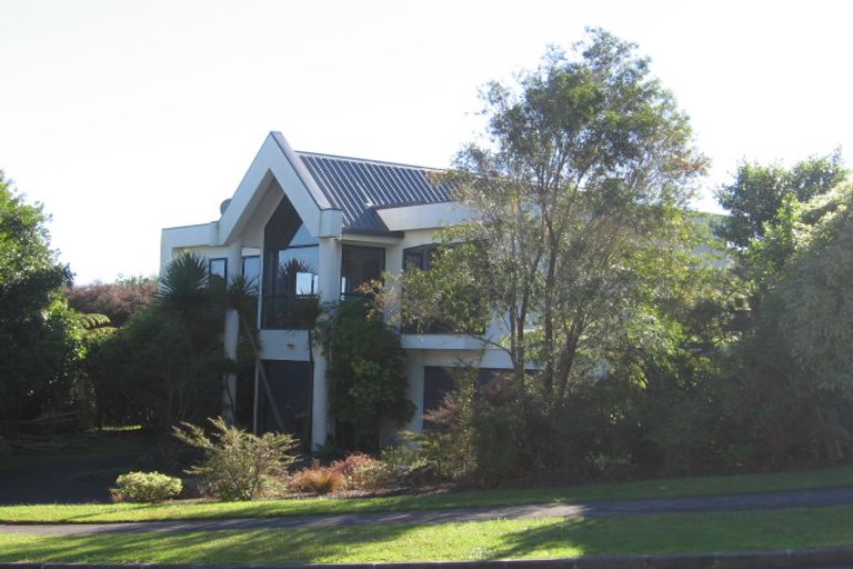 Photo of property in 19 Silkwood Grove, Totara Heights, Auckland, 2105