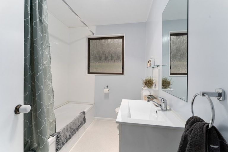 Photo of property in 10 Latitude Close, Whitby, Porirua, 5024