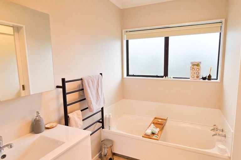 Photo of property in 14 Campbell Avenue, Paraparaumu, 5032