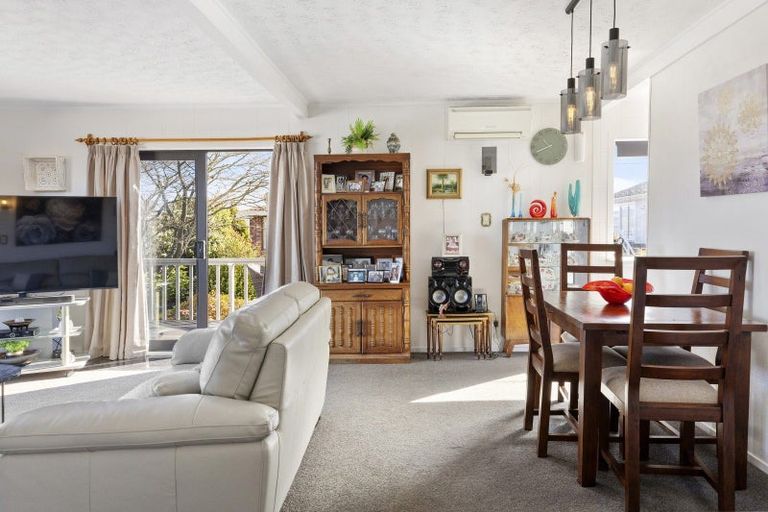 Photo of property in 2/25 Golders Place, Richmond Heights, Taupo, 3330