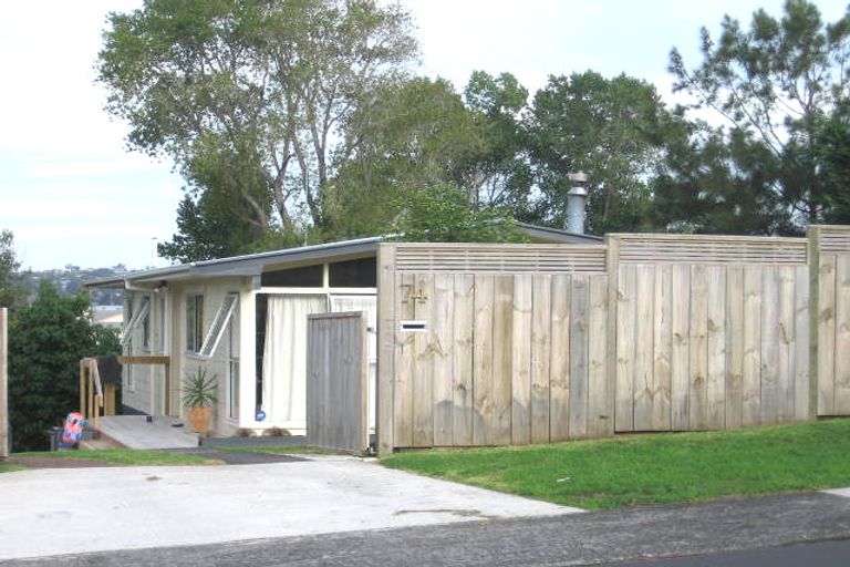 Photo of property in 74 Fitzwater Place, Henderson, Auckland, 0612