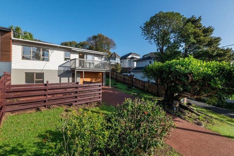 Photo of property in 1/193 East Coast Road, Castor Bay, Auckland, 0620